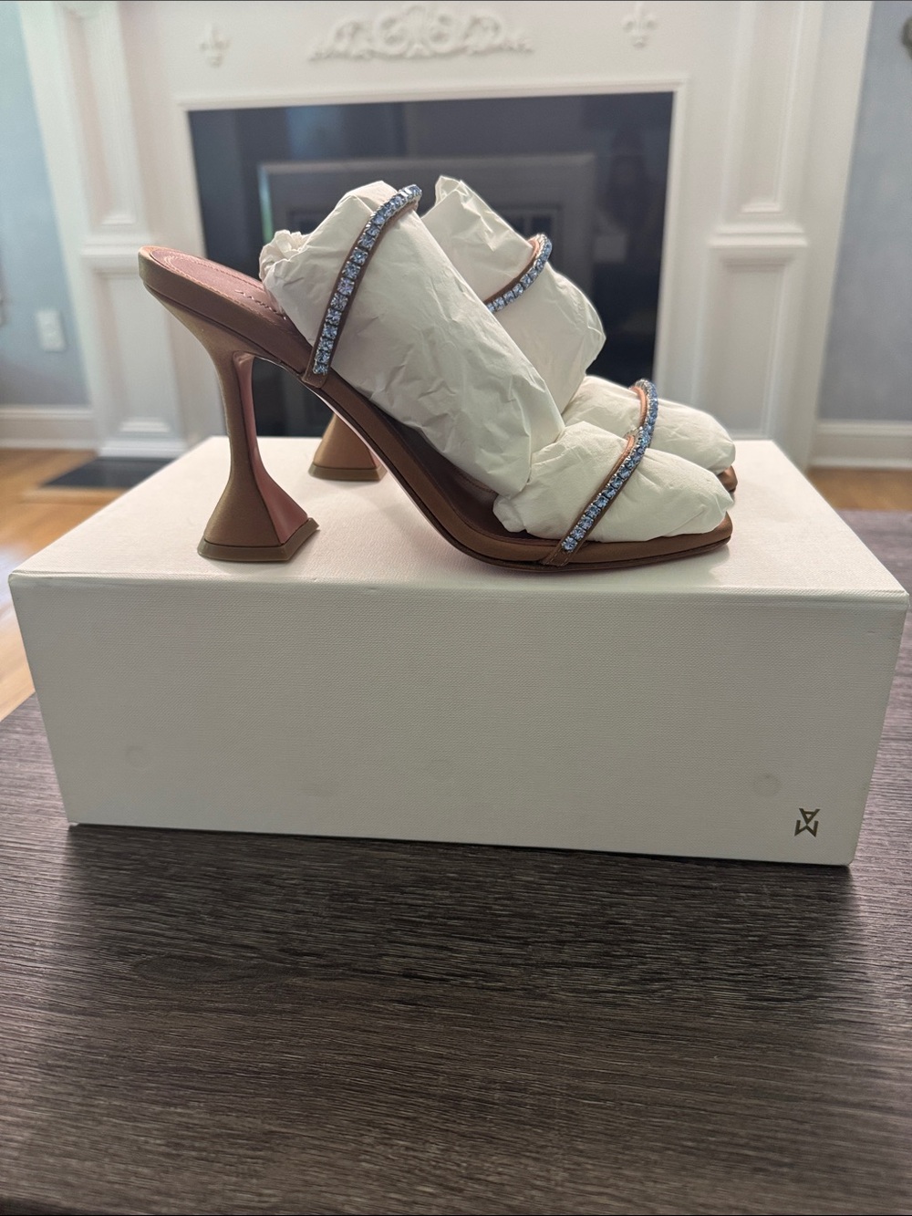 Amina Muaddi Gilda Slipper in Raso am Nude